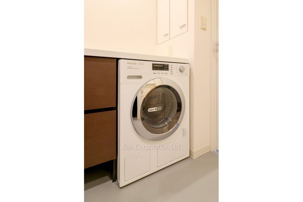 洗濯乾燥機 ※7階の同じ間取タイプを撮影。仕様が異なることがあります。