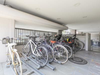 シャトー東洋南青山の写真 駐輪場