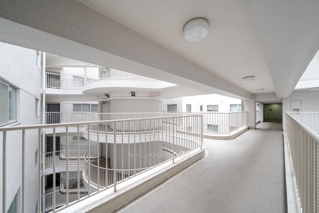 シャトー東洋南青山の写真 共用廊下