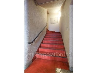 秀和青南レジデンスの写真共用階段