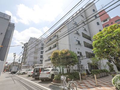 秀和青南レジデンスの写真前面道路