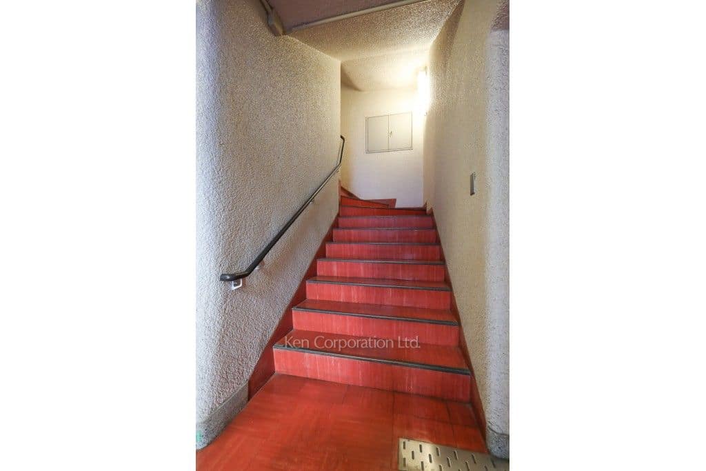 秀和青南レジデンスの写真共用階段