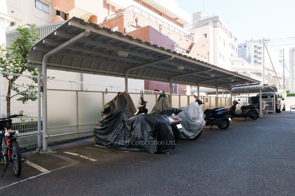  バイク置き場