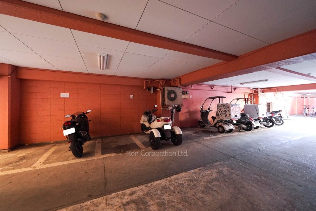  バイク置き場