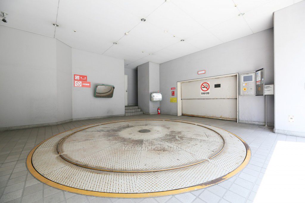 SHINKAWA EASTの写真 駐車場
