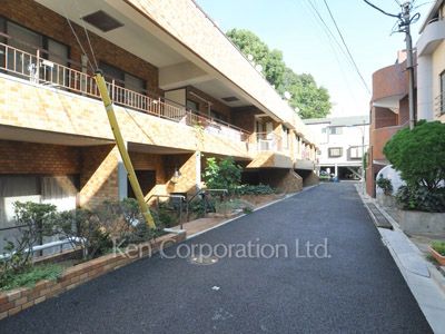 シャンボール南麻布の写真 前面道路