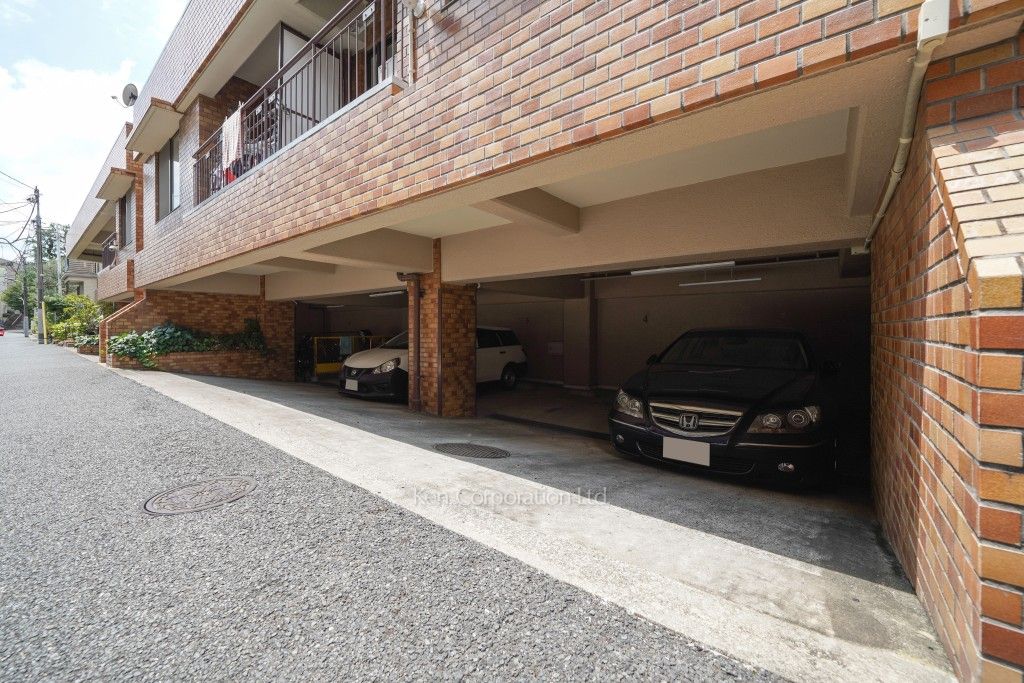 シャンボール南麻布の写真 駐車場