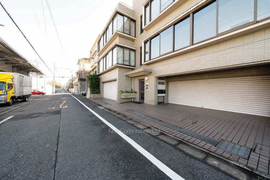テラス八雲の写真 前面道路