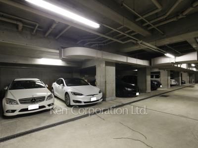 ドムス南麻布 西館の写真 駐車場