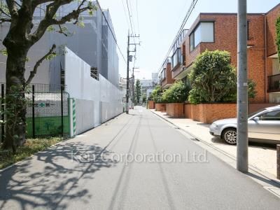 ジャルダン元麻布の写真 前面道路