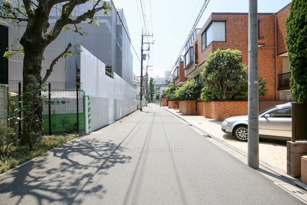 ジャルダン元麻布の写真 前面道路