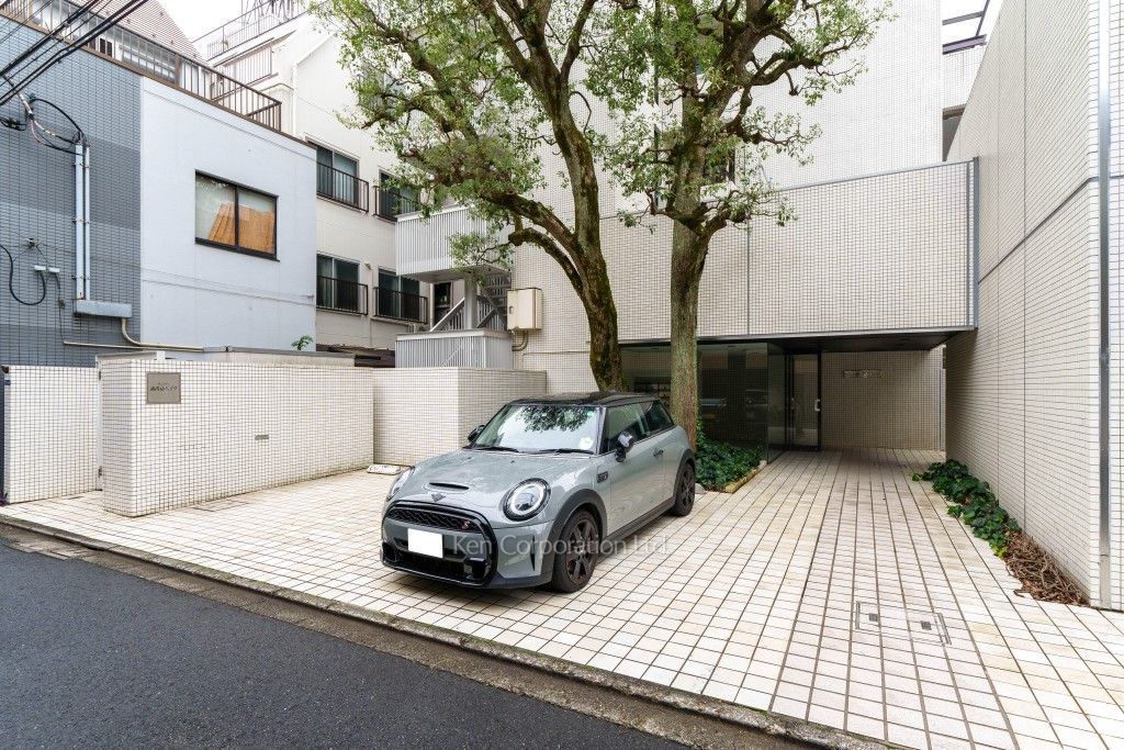 サンライン南青山ハイツの写真 駐車場
