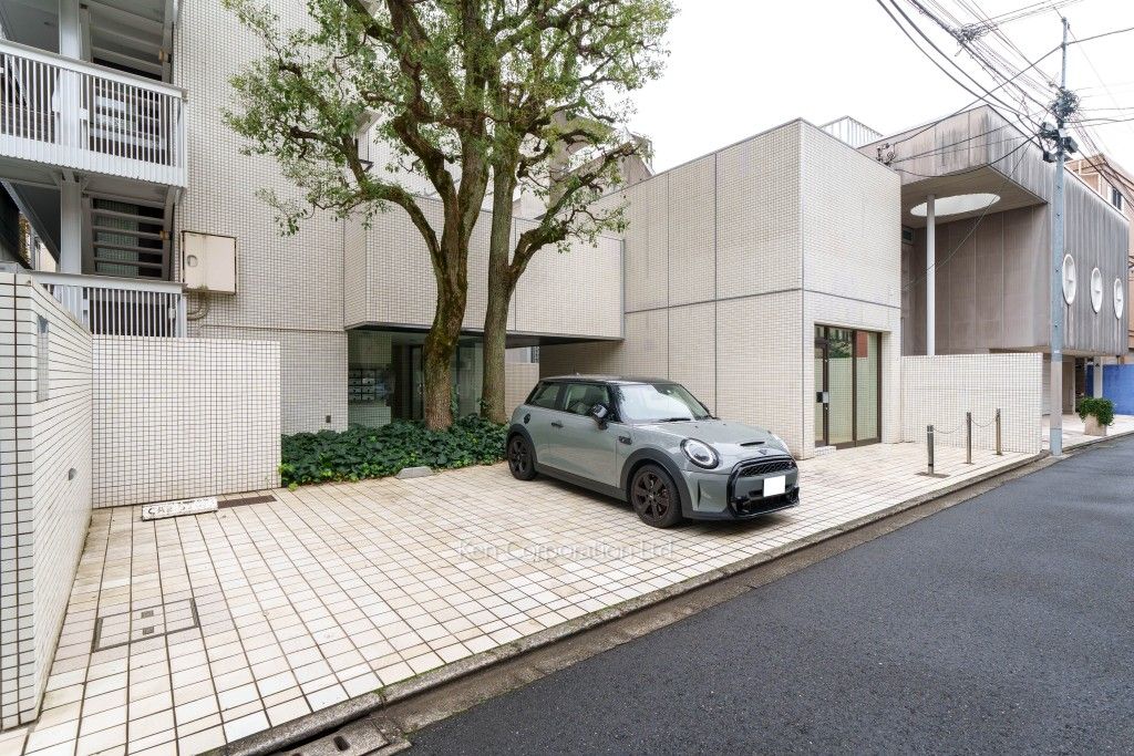 サンライン南青山ハイツの写真 駐車場