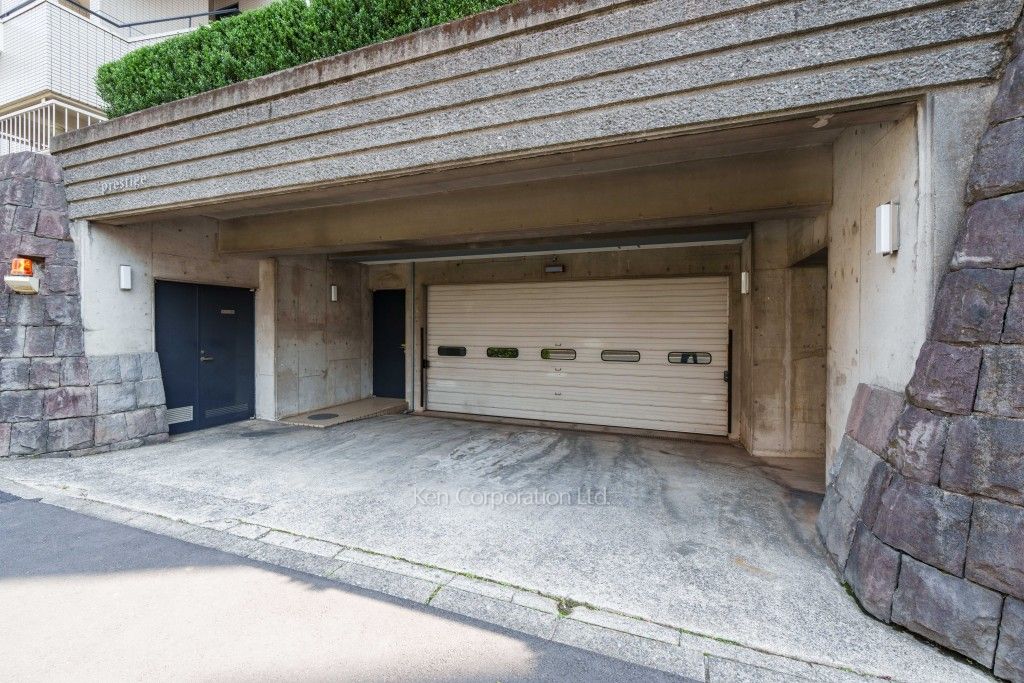 プレスティージュ都立大学の写真 駐車場