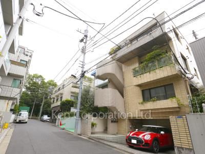 南麻布ハウスの写真前面道路