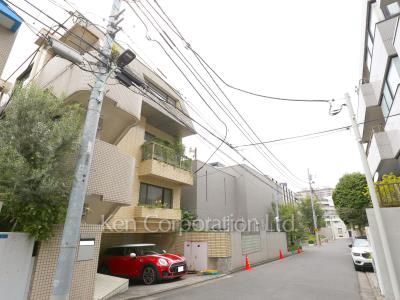 南麻布ハウスの写真前面道路