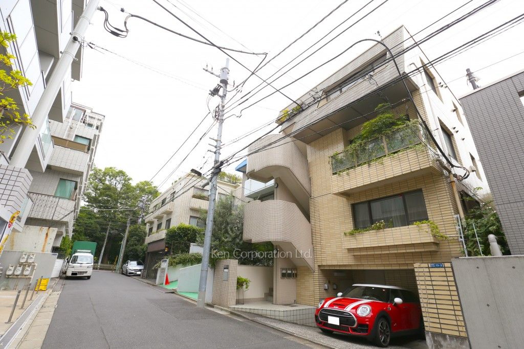 南麻布ハウスの写真前面道路