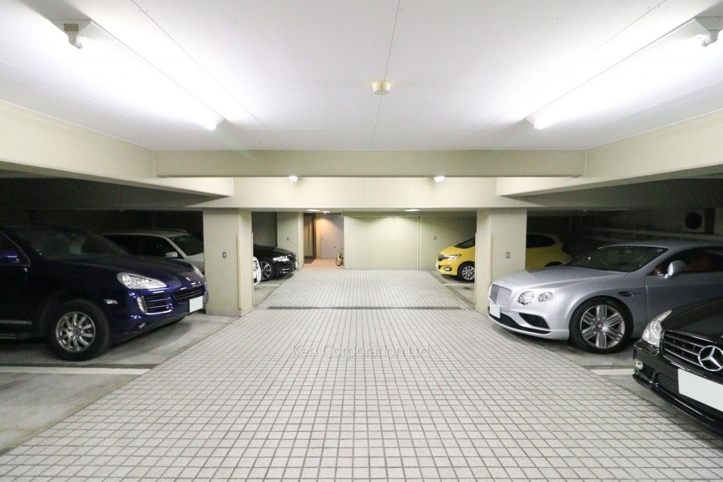 西原パークマンションの写真 駐車場