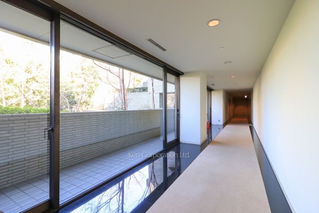 西原パークマンションの写真 共用廊下