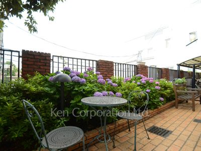 コーポマヤ信濃町の写真 中庭・植栽