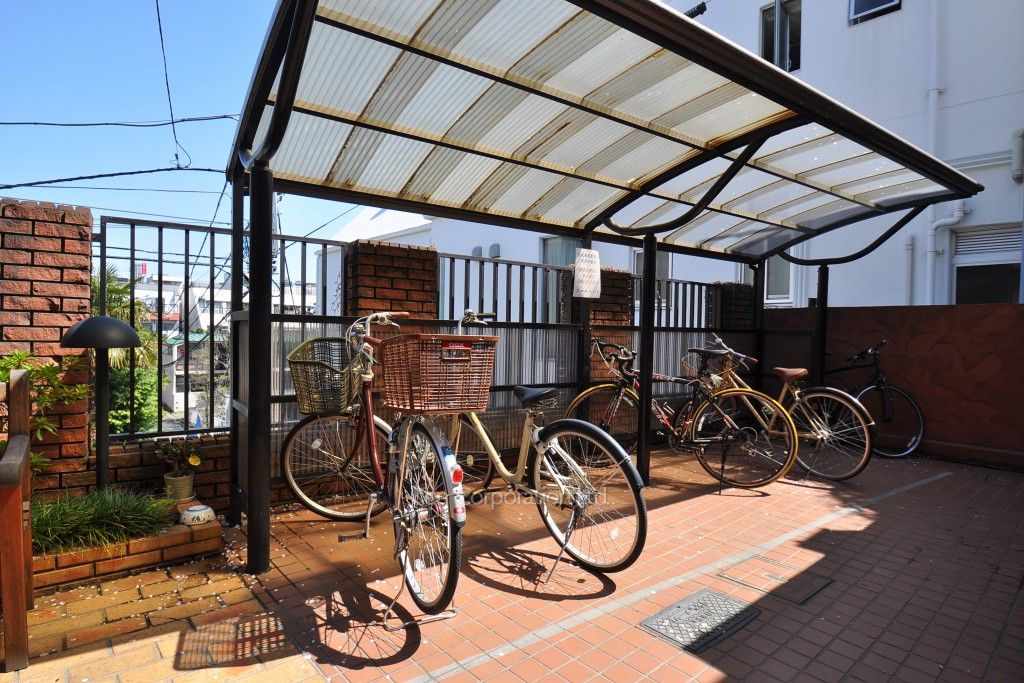 コーポマヤ信濃町の写真 駐輪場