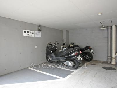 南青山パークマンションの写真 バイク置き場