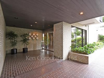 南青山パークマンションの写真 外観より