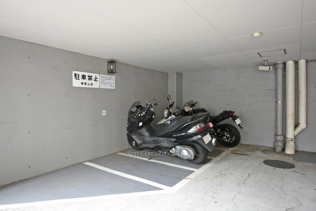 南青山パークマンションの写真 バイク置き場