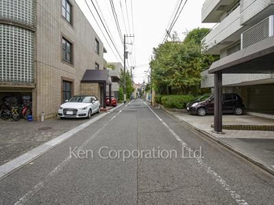 元代々木フラッツの写真 前面道路