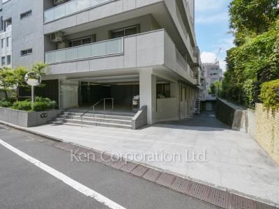 麹町サニーマンションの写真 外観より