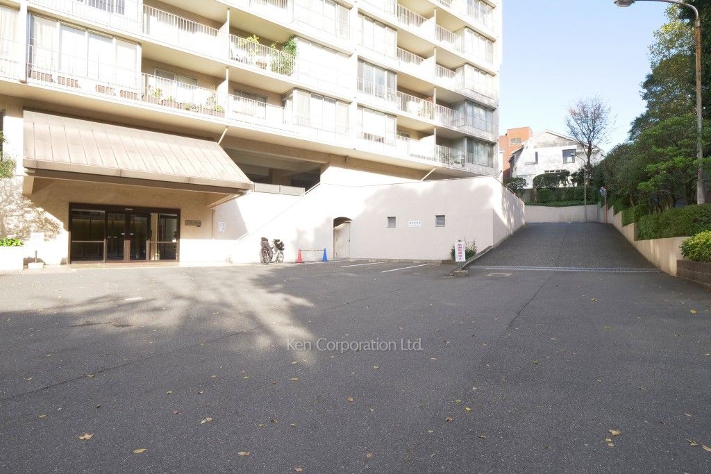白金第一マンションズの写真 外観より