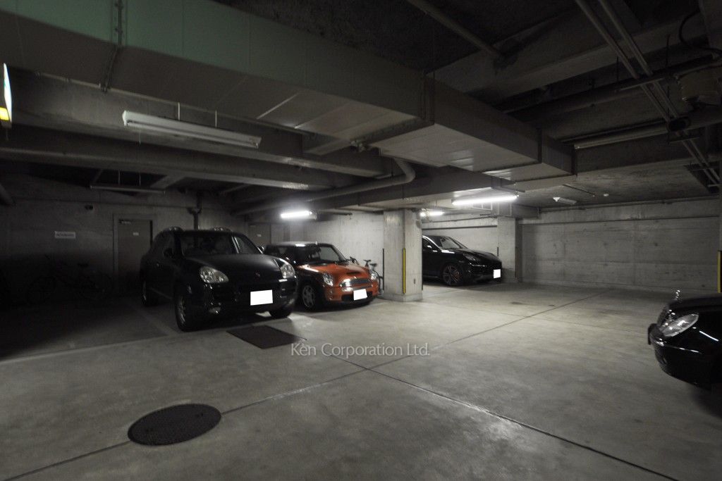 ドムス西麻布の写真 駐車場