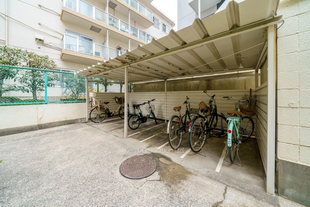  駐輪場