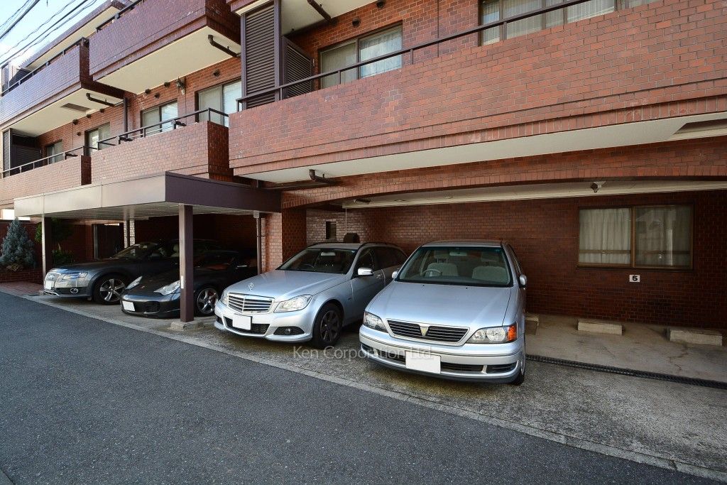 サマリヤガーデン南青山の写真 駐車場