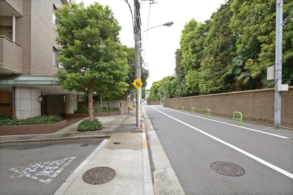 白金三光坂パークマンションの写真 前面道路
