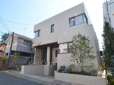 諏訪山マンションの写真 外観ひき