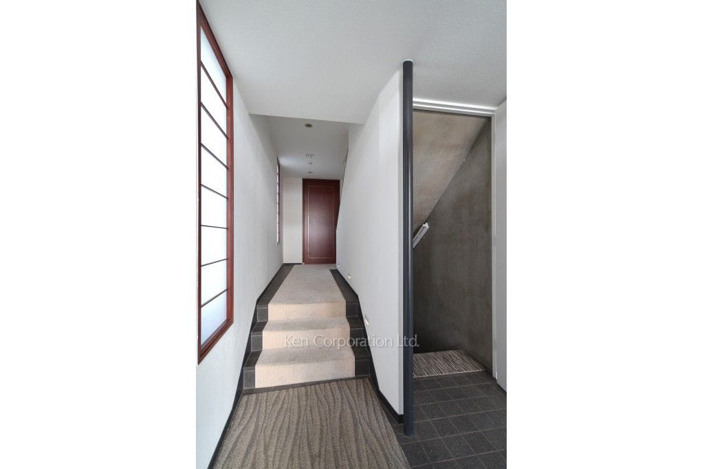諏訪山マンションの写真 共用廊下