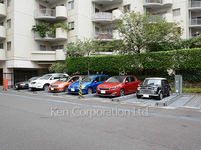 三田ハウスの写真 駐車場