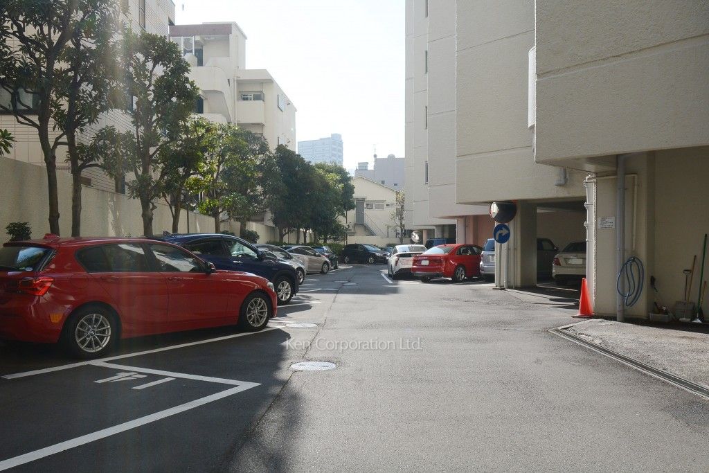 三田ハウスの写真 駐車場