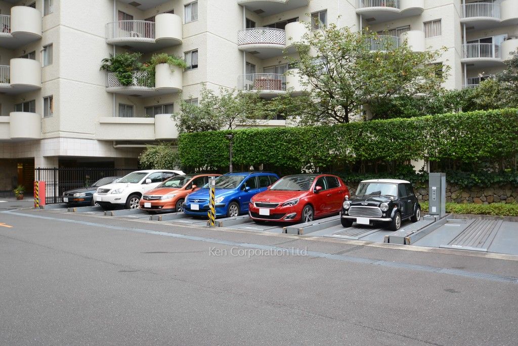 三田ハウスの写真 駐車場