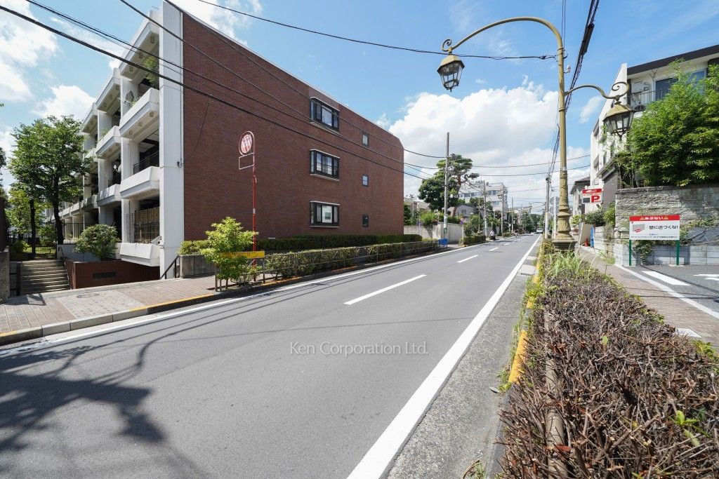広尾シティハウスの写真 前面道路