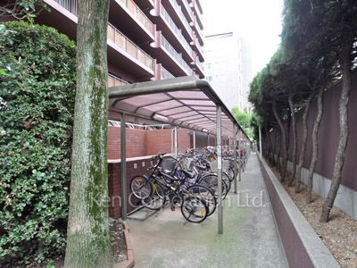 パレロワイヤル六番町の写真 駐輪場