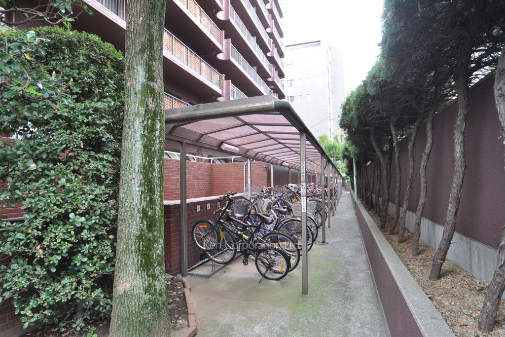パレロワイヤル六番町の写真 駐輪場