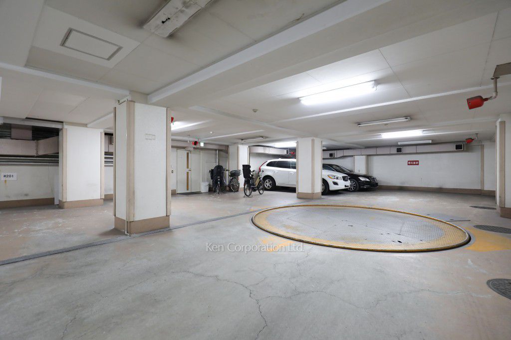 フジパークシャルムの写真 駐車場