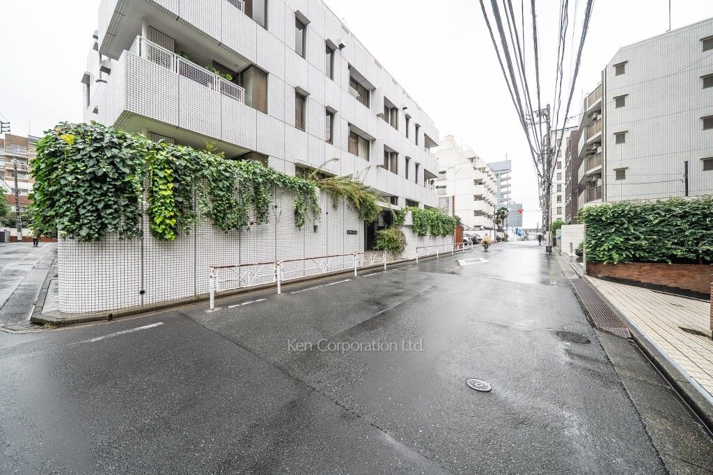 原宿ハウスの写真  前面道路