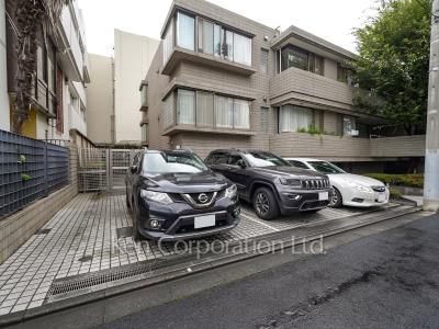 アーバンコート元麻布の写真 駐車場