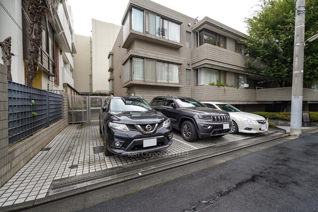 アーバンコート元麻布の写真 駐車場