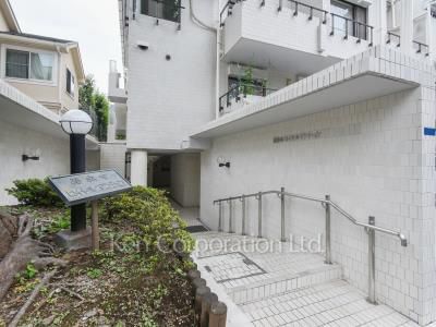 西麻布ロイヤルマンションの写真 外観より