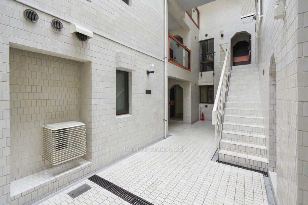 西麻布ロイヤルマンションの写真 共用廊下