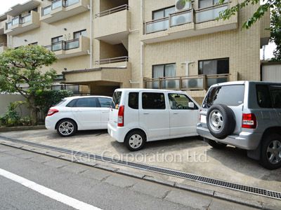 メゾンドール渡邉の写真 駐車場